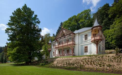 Luhacovice Casa | Alpská růže