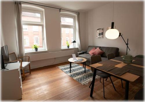 Mitte Apartamento | Altbaucharme! 2Zimmer, zentral und 24h Check-in
