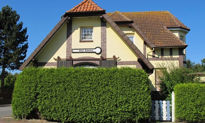Neugarmssiel Apartamento | Alter Bahnhof by Interhome