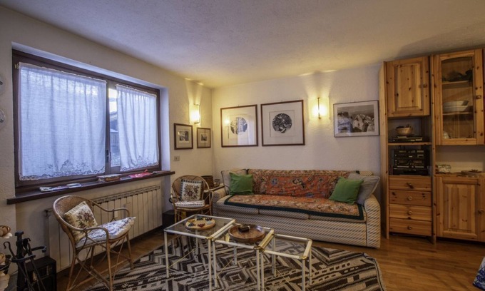 Dolonne Apartamento | ALTIDO Family Apt for 6, near Ski Lifts, in Courmayeur