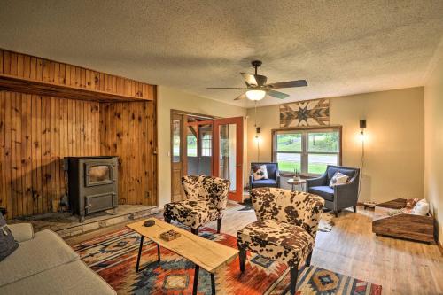 Altmar Casa | Altmar Family Home with Rivers and Trails Nearby!