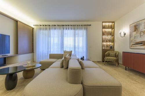 Dbayeh Apartamento | Aluma 2-BR Apt & Balcony at Waterfront Dbayeh