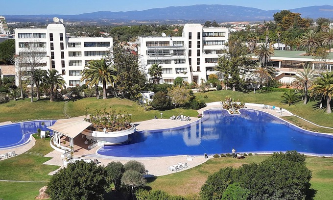 Alvor Condominio | Alvor Vila Marachique Apartment with exterior pool