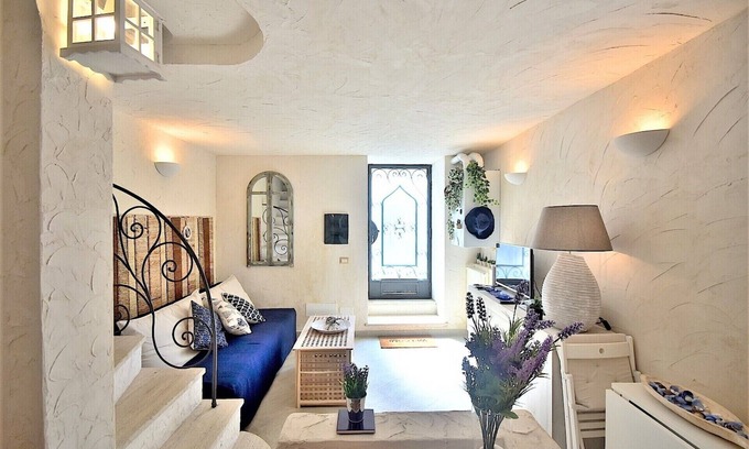 Minori Apartamento | Amalfi Coast - Apt a Minori 300m from the sea. 3 bedrooms, 3 bathrooms and Wi-Fi