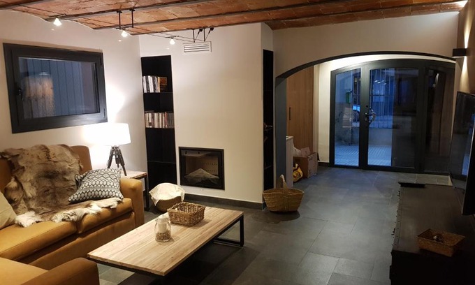 Tremp Casa | Amaroq Explorers BaseCamp