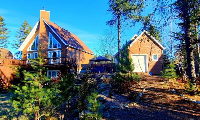 Saint Come Chalet De Esquí | Amazing 3-bedroom Chalet-Sauna/Private lakeview+Spa/BBQ(Best place to relax)