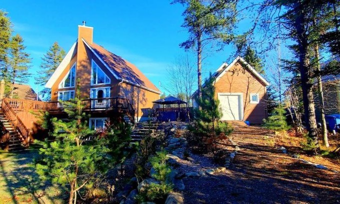 Saint Come Casa | Amazing 3-bedroom entire Chalet-Sauna+lakeview+Spa+BBQ(Best place to relax)