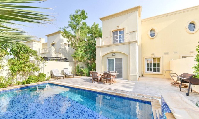 Emirates Hills Villa | Amazing 4 Bed Villa | piscina privada | Impresionante jardín | 10 minutos del puerto deportivo de Dubai