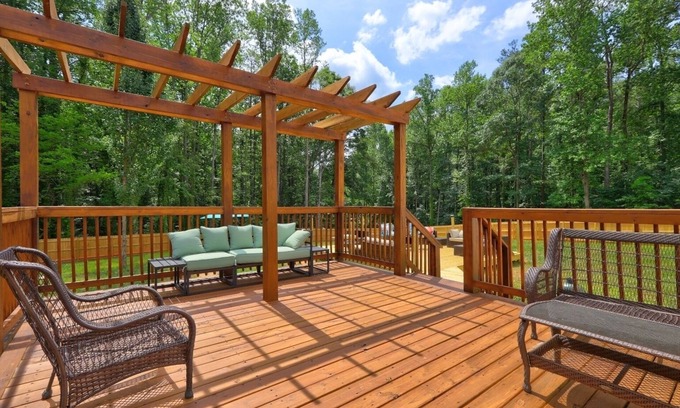 Riverdale Casa | Amazing 4 Bedroom Home Near Airport