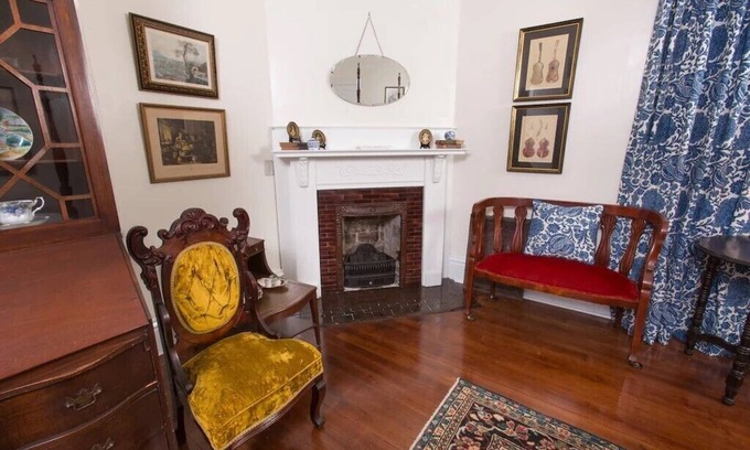 Gulfport Casa | Amazing 5 bedroom 6 bath home with private parking. Walk to casino or beach