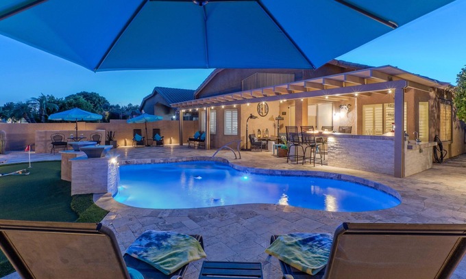 Arrowhead Ranch Casa | AMAZING: 50+ 7 Day Min, Pvt Htd POOL, Putt Green, Pool Table, Hikers/Bikers/Golfers Oasis