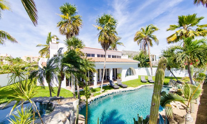 Campo de Golf Fonatur Casa | Increíble casa de 6,000 pies cuadrados para 12 personas, a pie de playa, tiendas y restaurantes