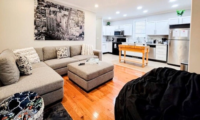 Oak Center Casa | *AMAZING* 7-Bedroom home with Game room & Hot tub