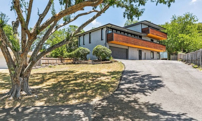 Grand Prairie Casa | Amazing and Comfortable Home in Grand Prairie!