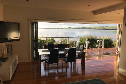 Ansons Bay Casa | Amazing Ansons Bay Absolute Waterfront Beach House