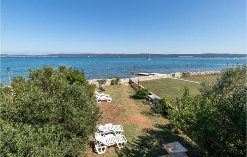 Dobropoljana Apartamento | Amazing Apartment In Dobropoljana