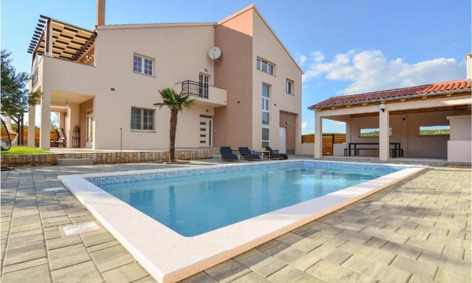 Pirovac Apartamento | Amazing Apartment In Kasic With Wifi