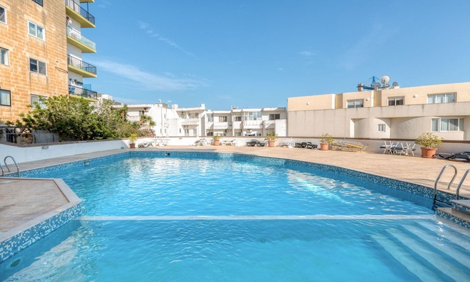 Swieqi Apartamento | Amazing apartment with pool in Malta
