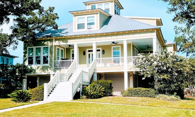 Ocean Springs Casa | Increíble casa frente a la playa a solo 50 pasos de la playa.