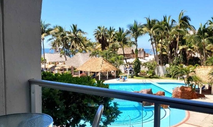 Quintas del Mar Apartamento | Amazing Beach Front 105 Condo