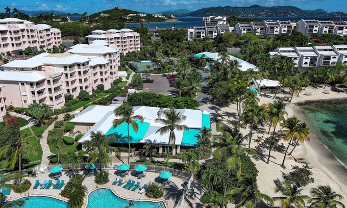 Nazareth Condominio | Amazing Beachfront Condo: Stunning Views, Pool, Restaurant, Steps to the Beach!