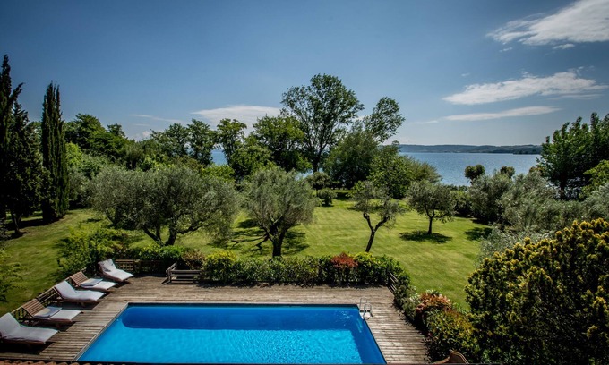 Lake Bracciano Villa | Increíble ubicación frente al mar, acceso directo al lago, playa privada, cerca de Roma