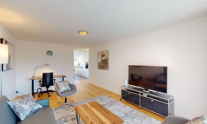 District 6 Apartamento | Amazing, central, sunny 1BR flat (Sun 12)