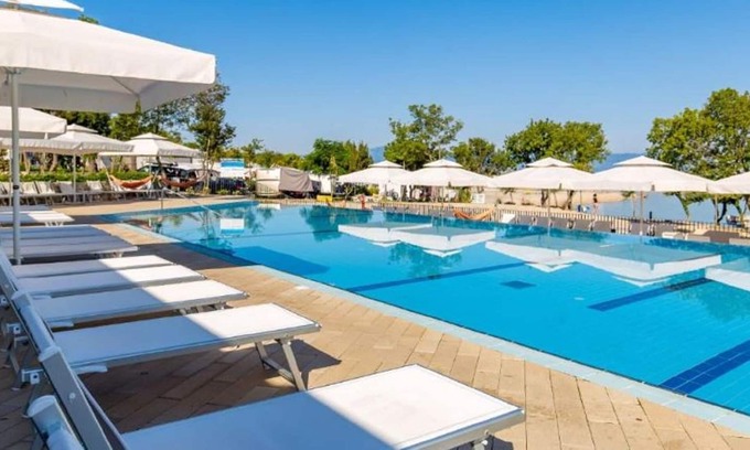 Municipality of Omisalj Chalet De Esquí | Impresionante chalet en Omišalj con piscina comunitaria