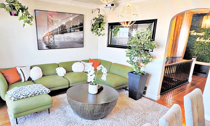 Upper Market Casa | Vistas a la Ciudad, Estacionamiento Gratis y Cama King - Cerca de The Castro!