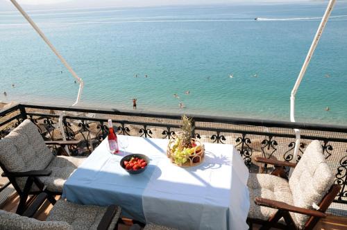Loutraki Apartamento | Amazing condo by the beach