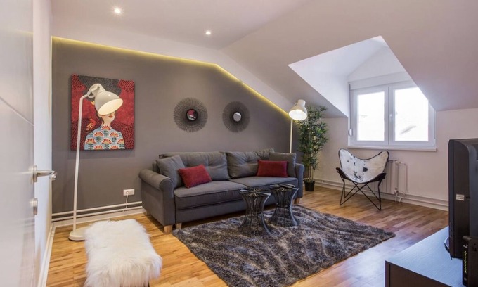 Stari Grad Apartamento | Increíble diseño, enorme, excelente ubicación, con estacionamiento