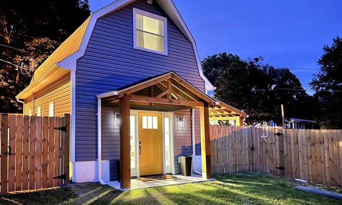 Bolivar Cabaña | Amazing dog-friendly cottage. Walk 2 Harpers Ferry