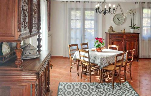 Saint-Martin-de-Castillon Casa | Amazing Home In St Martin De Castillon