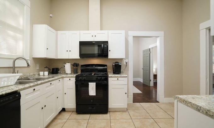 Eastside Promise Neighborhood Cabaña | Amazing Fully Fenced Home Only 5 Mins From Downtown
