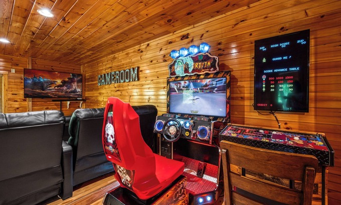 Hemlock Hills Cabina | INCREÍBLE sala de juegos, bañera de hidromasaje, Gatlinburg, privado