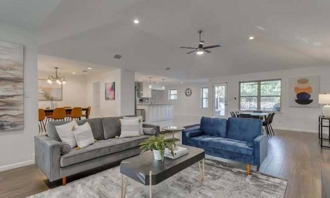 Grand Prairie Casa | Amazing Haven Home with PRIVATE POOL