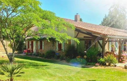 Mauleon-d'Armagnac Casa | Amazing Home In Mauléon-D'armagnac