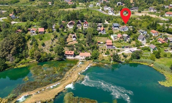 Duga Resa Casa | Increíble casa en Donji Zvecaj con WiFi