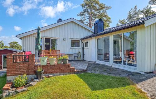 Hakenaset Casa | Amazing Home In Höviksnäs With Wifi