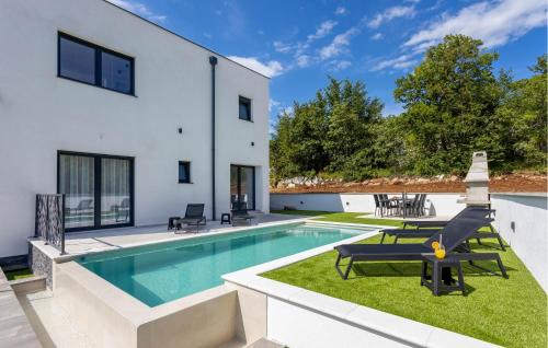 Rozmanici Casa | Amazing Home In Kostrena With Kitchen