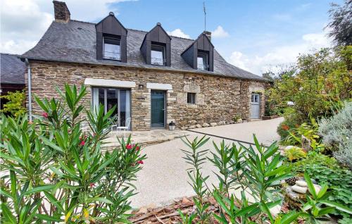 Lanouee Casa | Amazing Home In Lanouee With Wifi