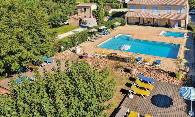 Raphele-les-Arles Casa | Amazing Home In Raphèle-Lès-Arles