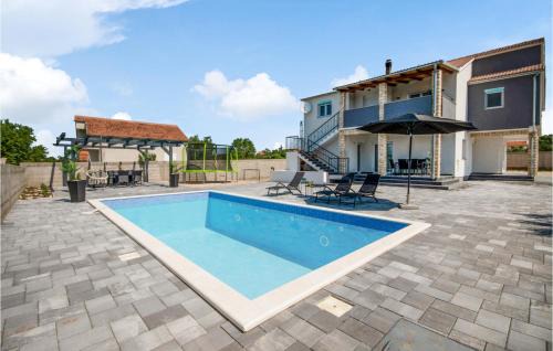 Tinj Casa | Amazing Home In Tinj With Kitchen