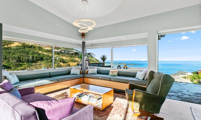 Houghton Bay Casa | Amazing home with all day sun and mesmerizing sea views out to the cook strait.