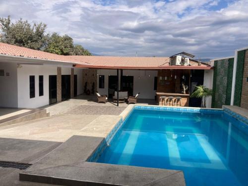 Macara Casa | Amazing home with outdoor space, Pool and Parking