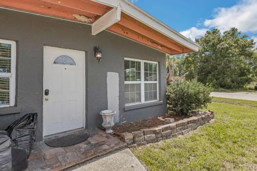 Memphis Casa | Amazing 'Hot Tub' Home Minutes To Hospitals & Beaches