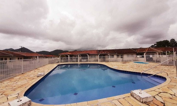 Matinhos Casa | Amazing house, pool, wifi, garage, playground