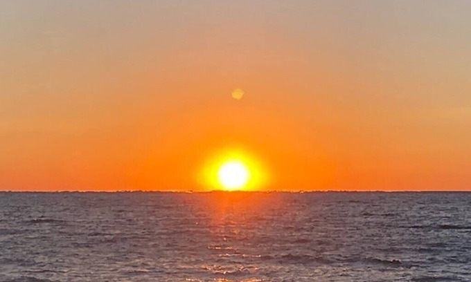 Central Huron Cabaña | Amazing Lakeview-Cozy Cottage- Private Beach Access Sleeps 6