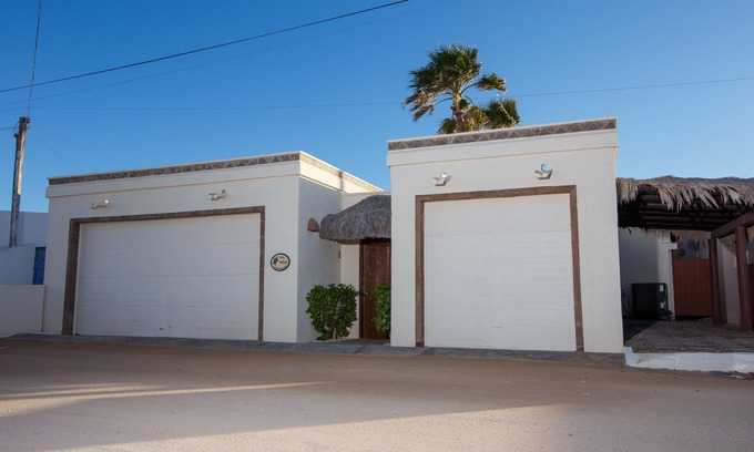 Las Conchas Casa | Amazing Las Conchas Beach Front with Heated Spa & Kayaks!!