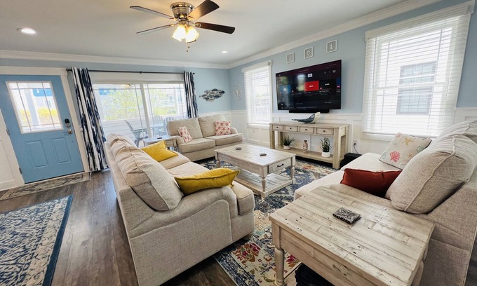 Lewes Casa | Amazing Lewes Location - Walk to Beach by Day, Town by Night! Full-size arcade!